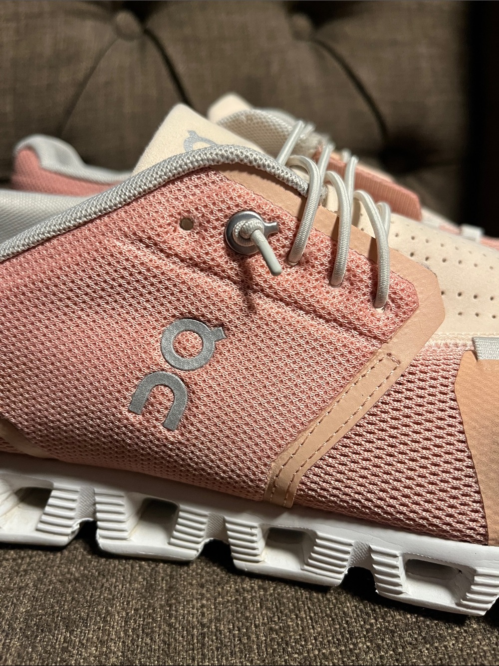 On Running Cloud 5 Women's Rose/Shell Running Sneakers size 10.5 - Picture 2 of 13